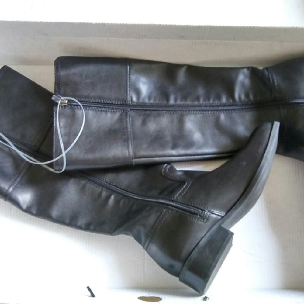 Marc Fisher Galaya Leather Studded Boot Size 6.5 - Picture 9 of 14
